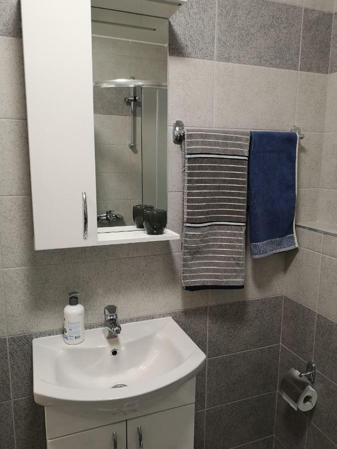 Apartman Gaga Lukavica Exterior foto