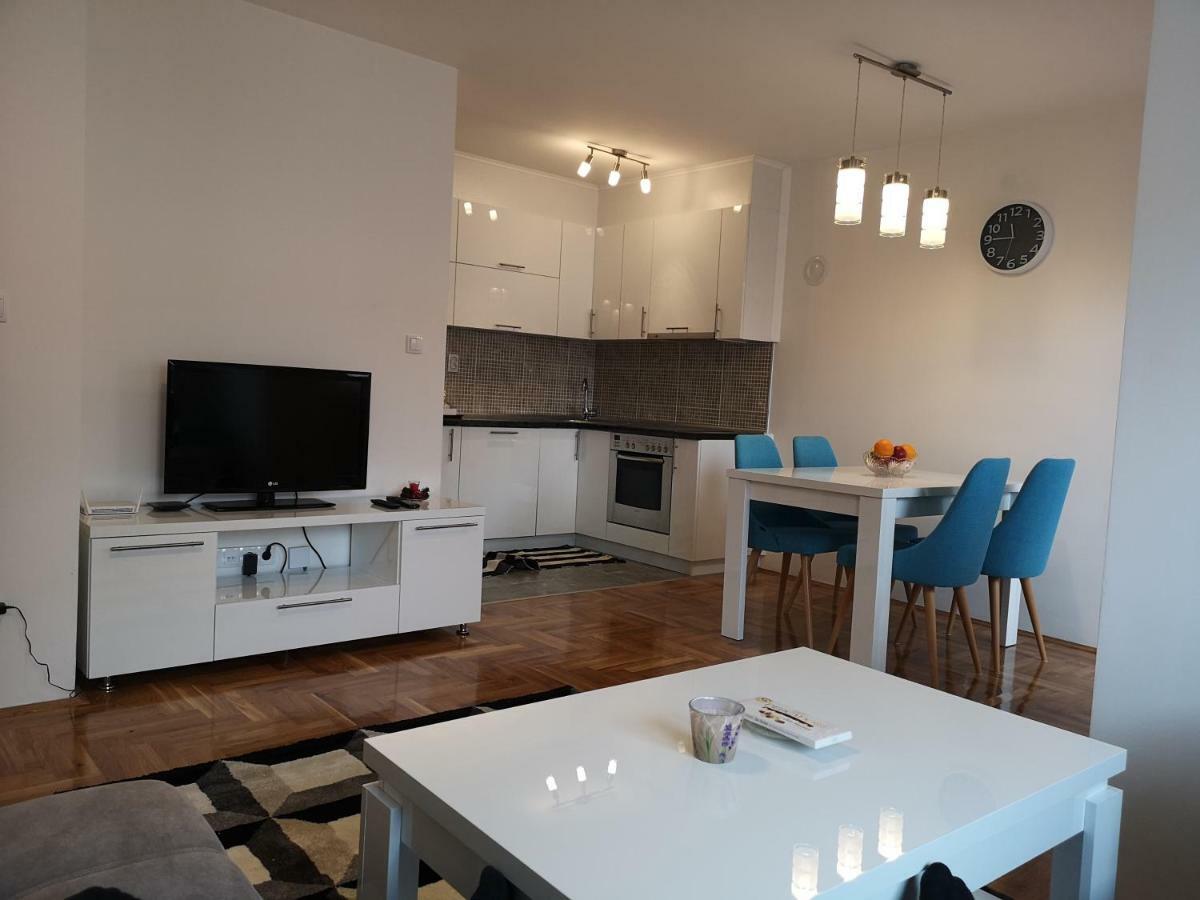 Apartman Gaga Lukavica Exterior foto